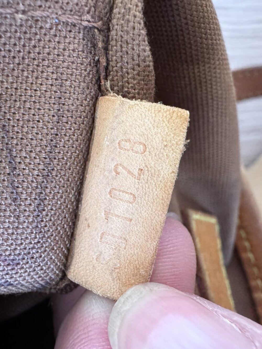 Rare Vintage Louis Vuitton Monogram Batignolles Tote Bag - Picture 3 of 16